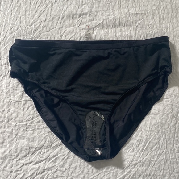 Shewin Halter U-Neck Ruffle Tankini Swimsuit - Picture 8 of 10